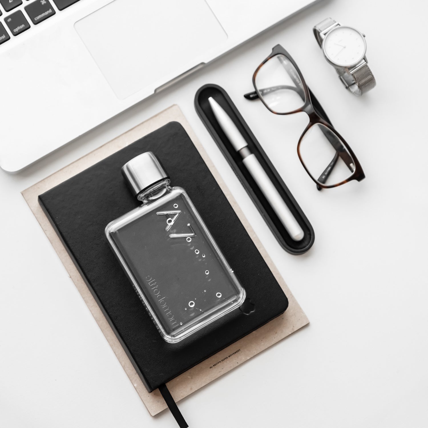 Outdoor water bottle, yoga water bottle, Flat Tupperware water bottle